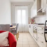 Apartment Just Urban - Bright And Modern Flat With Terrace